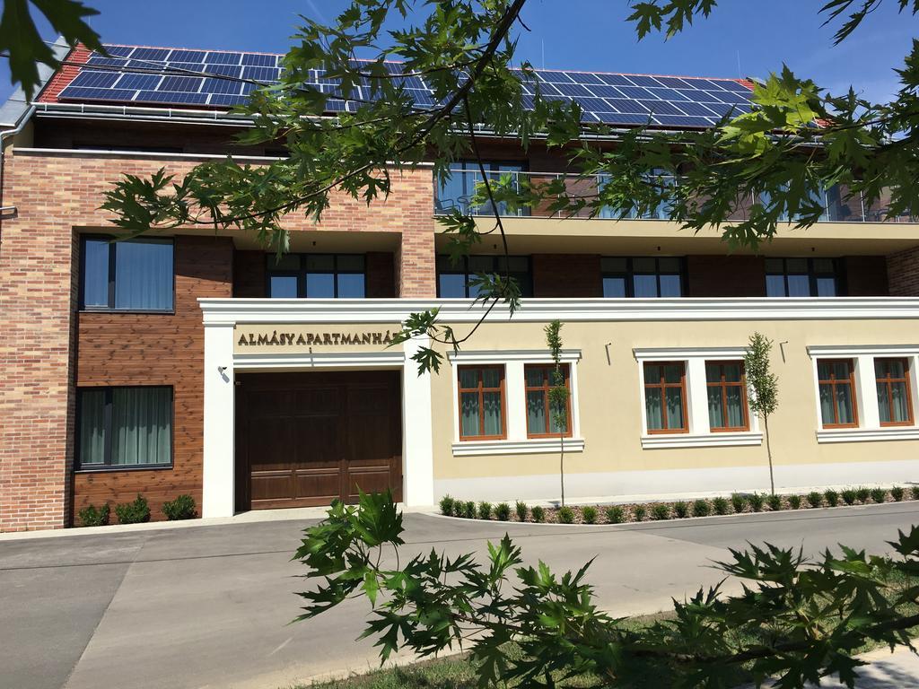Apartment Almasy Apartmanhaz *